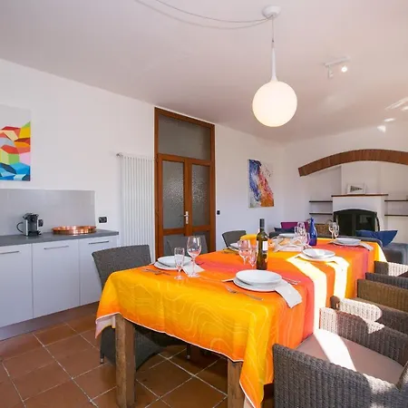 Apartament Sleeps 6 *