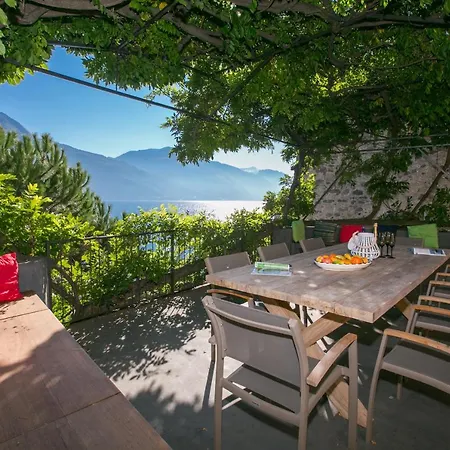 Apartament Sleeps 6 *