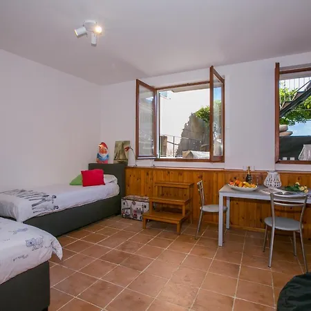 Sleeps 6